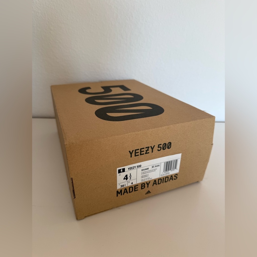 New Yeezy 500 sneakers women’s 100% authentic - Picture 5 of 10